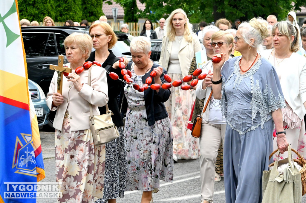 Boże Ciało w Tarnobrzegu. Procesja z parafii Św. Barbary