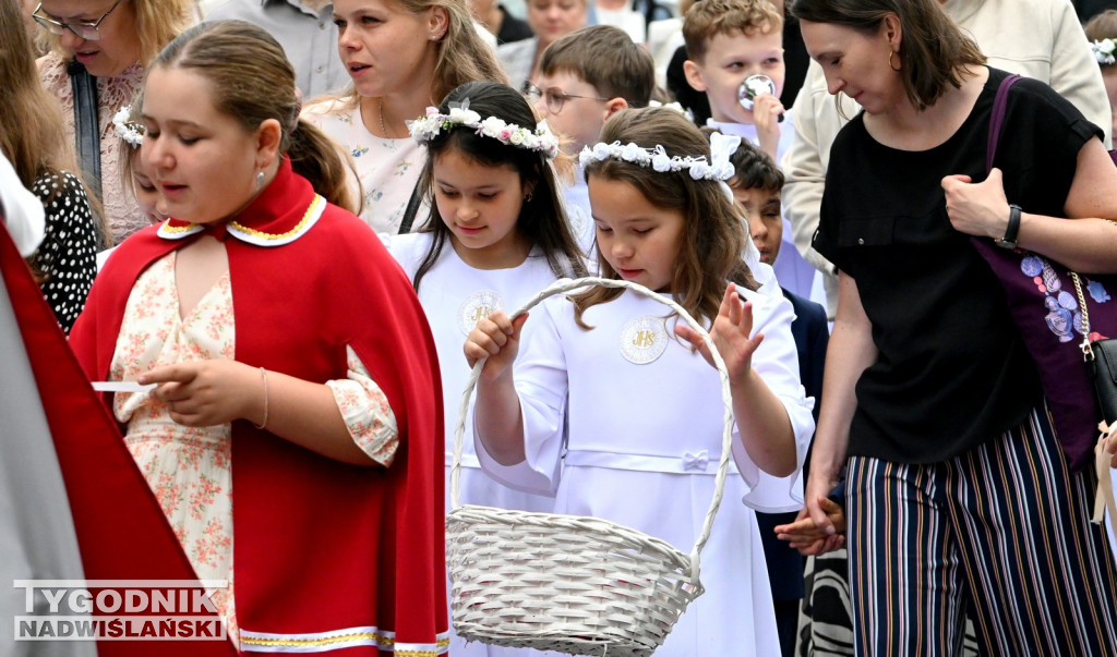 Boże Ciało w Tarnobrzegu. Procesja z parafii Św. Barbary