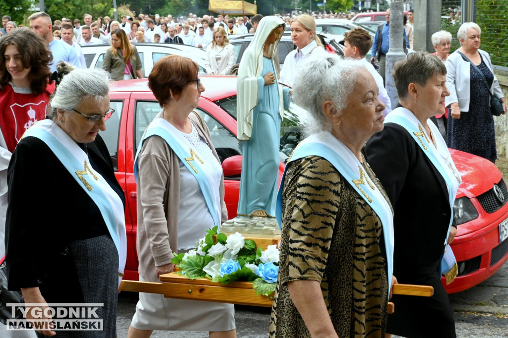 Boże Ciało w Tarnobrzegu. Procesja z parafii Św. Barbary