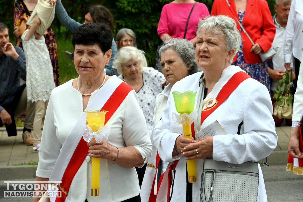 Boże Ciało w Tarnobrzegu. Procesja z parafii Św. Barbary