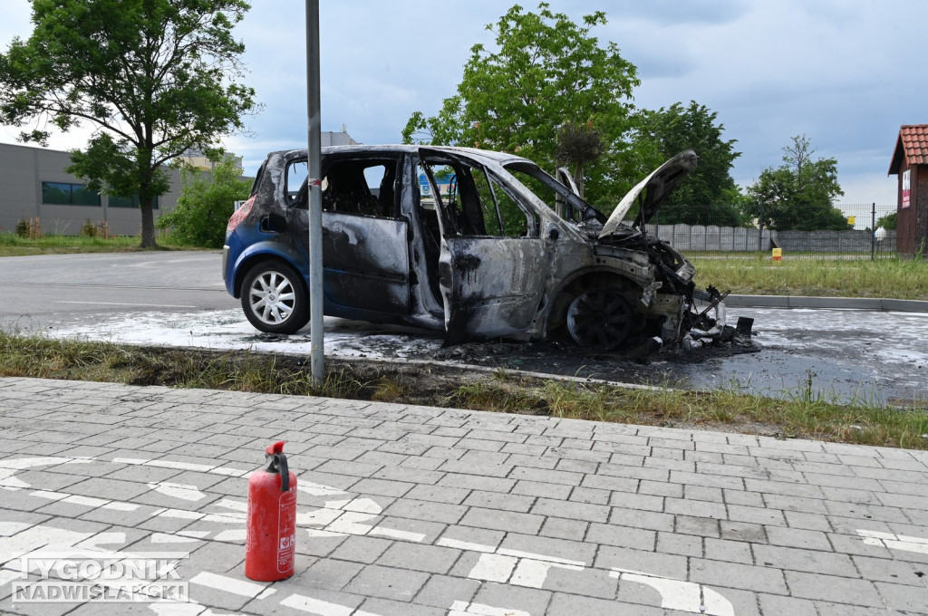 Pożar samochodu w Tarnobrzegu