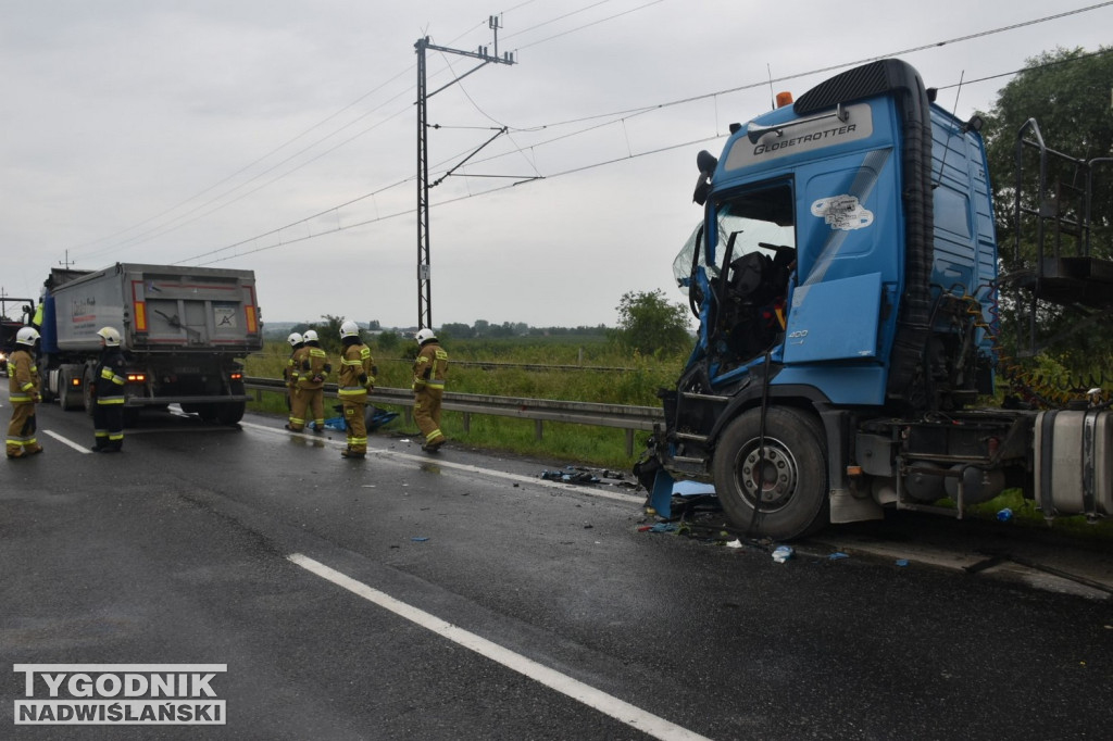 Kolizja na DK9 w rejonie mostu na Wiśle. Wprowadzono ruch wahadłowy