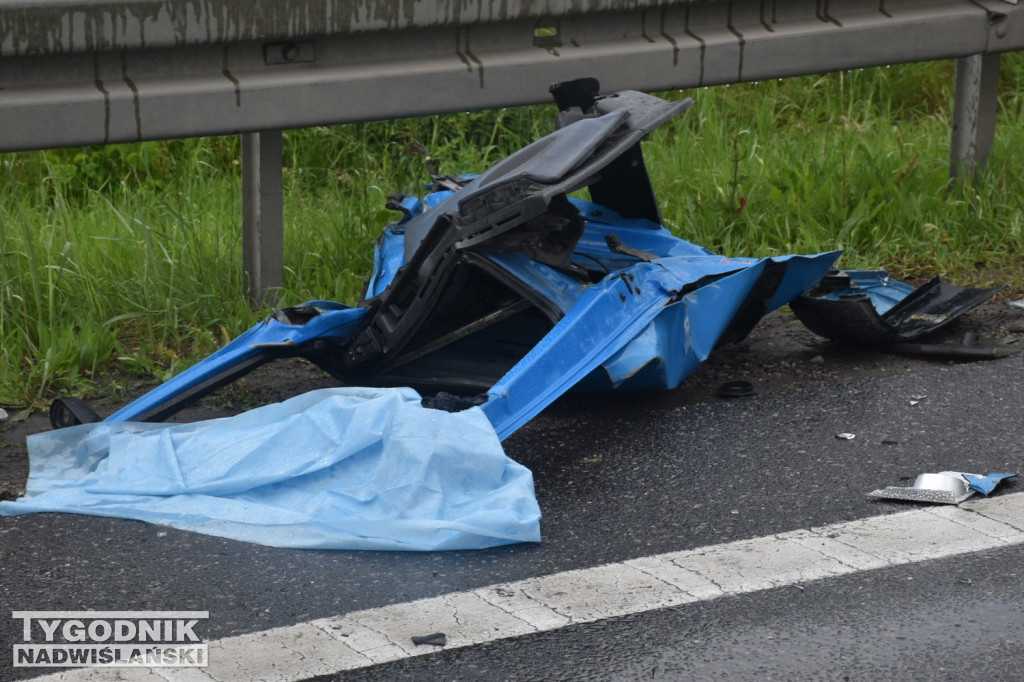 Kolizja na DK9 w rejonie mostu na Wiśle. Wprowadzono ruch wahadłowy