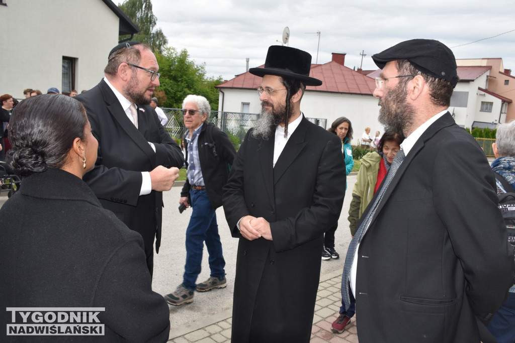 Potomkowie klimontowskich Żydów zjechali do miasteczka