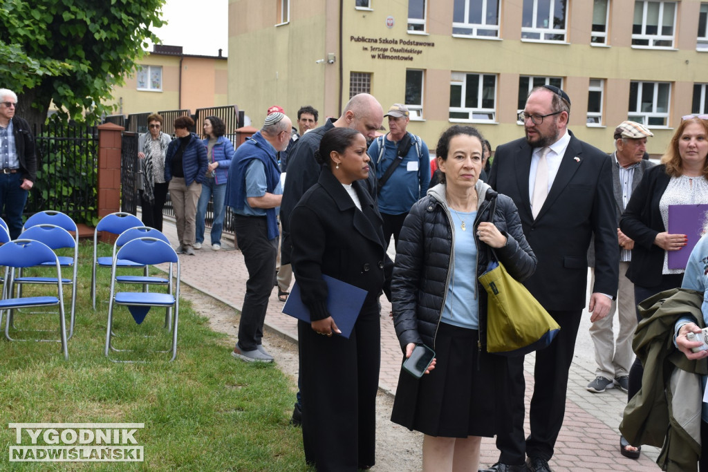 Potomkowie klimontowskich Żydów zjechali do miasteczka
