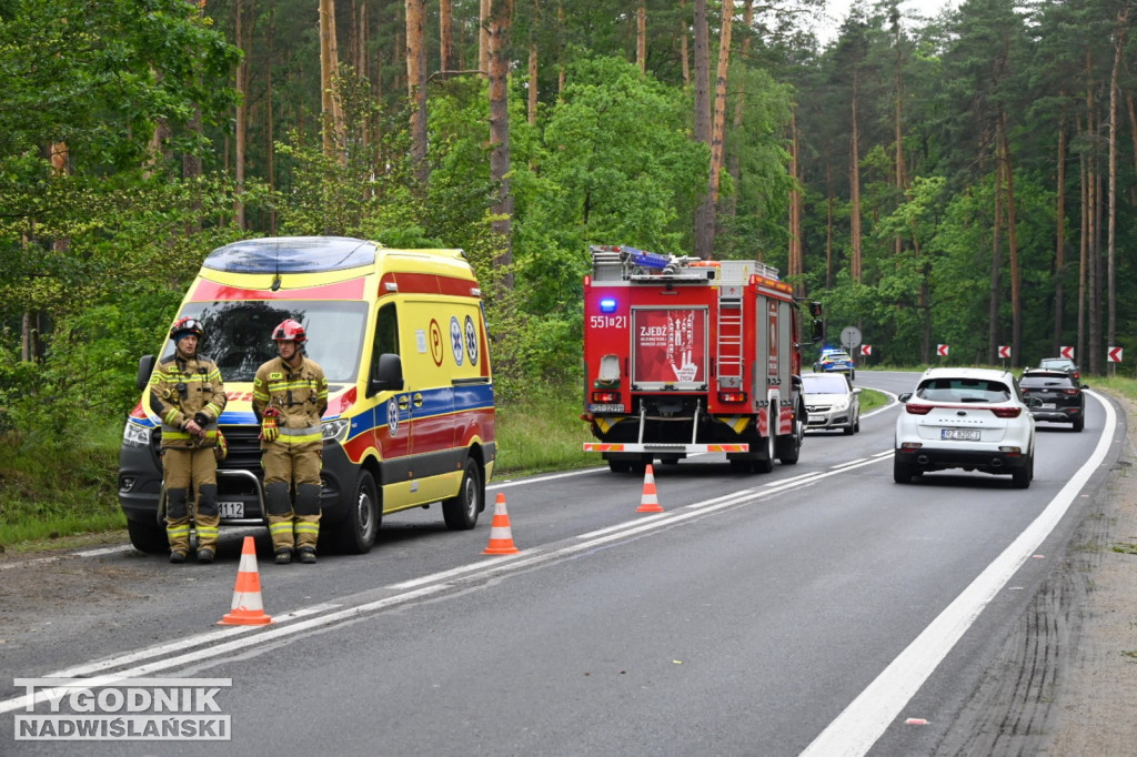 Wypadek karetki pogotowia ratunkowego koło Jamnicy