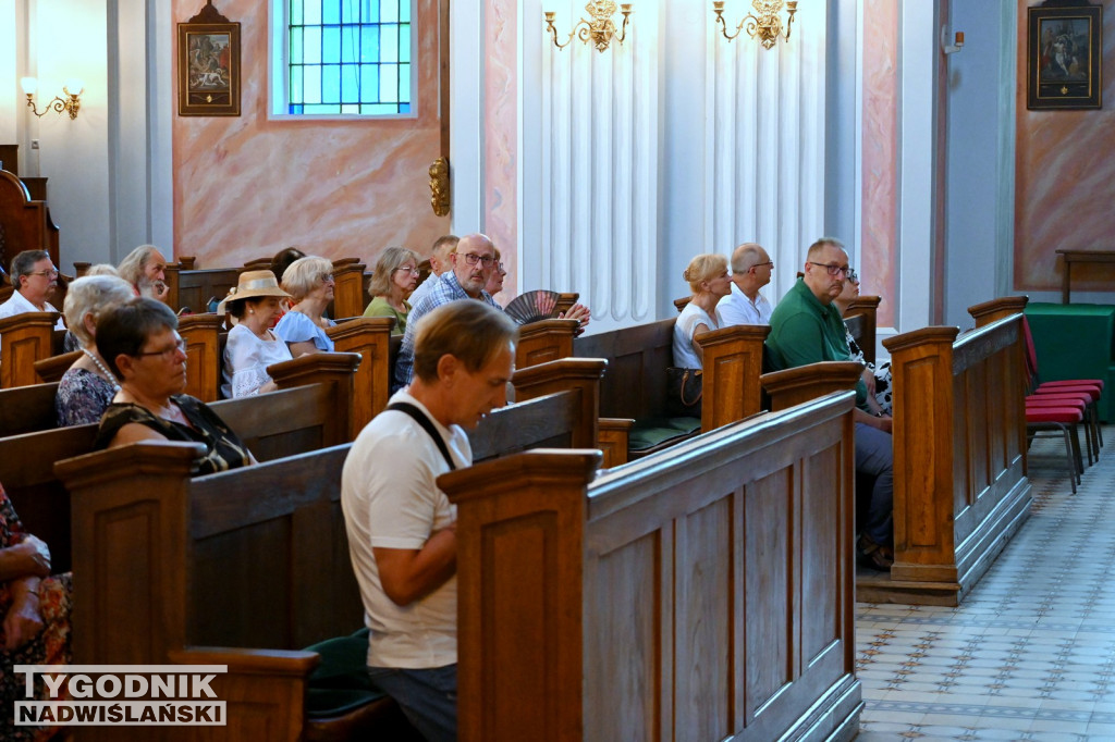 Jubileuszowe zwiedzanie u Dominikanów w Tarnobrzegu