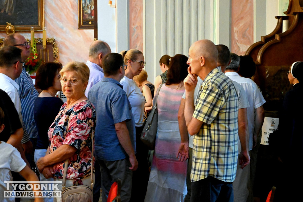 Jubileuszowe zwiedzanie u Dominikanów w Tarnobrzegu