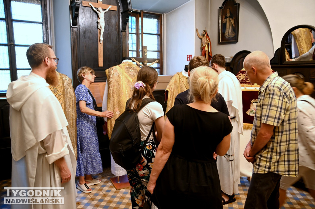 Jubileuszowe zwiedzanie u Dominikanów w Tarnobrzegu
