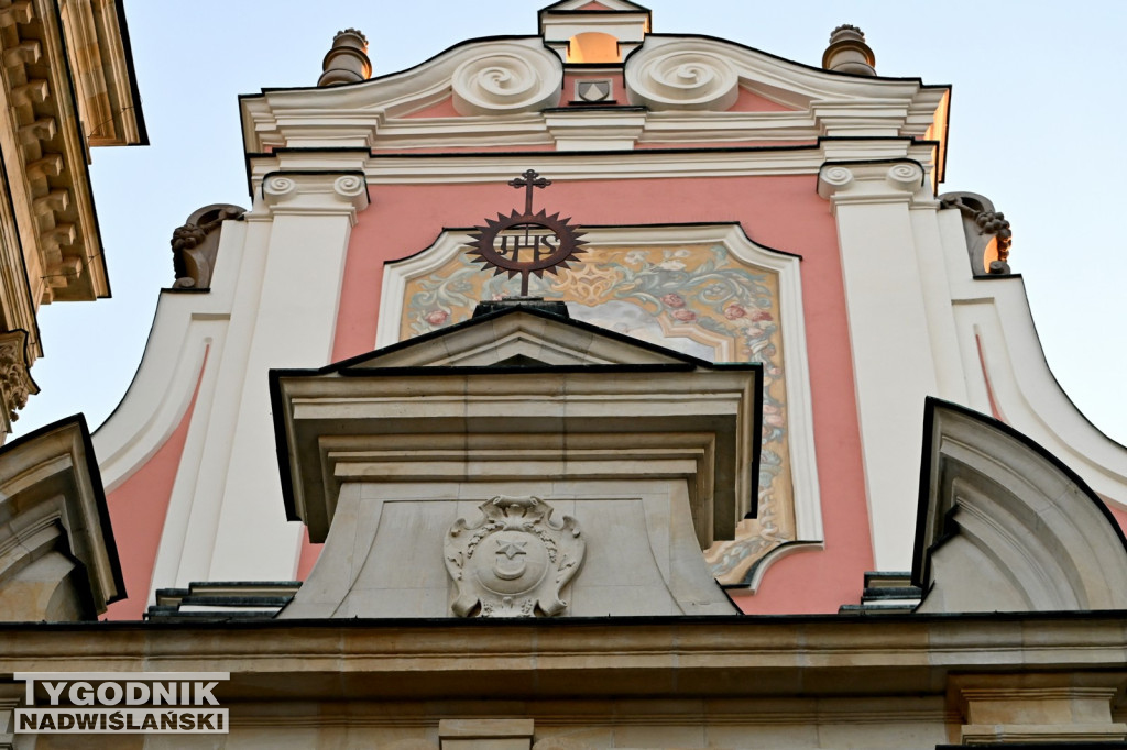 Jubileuszowe zwiedzanie u Dominikanów w Tarnobrzegu
