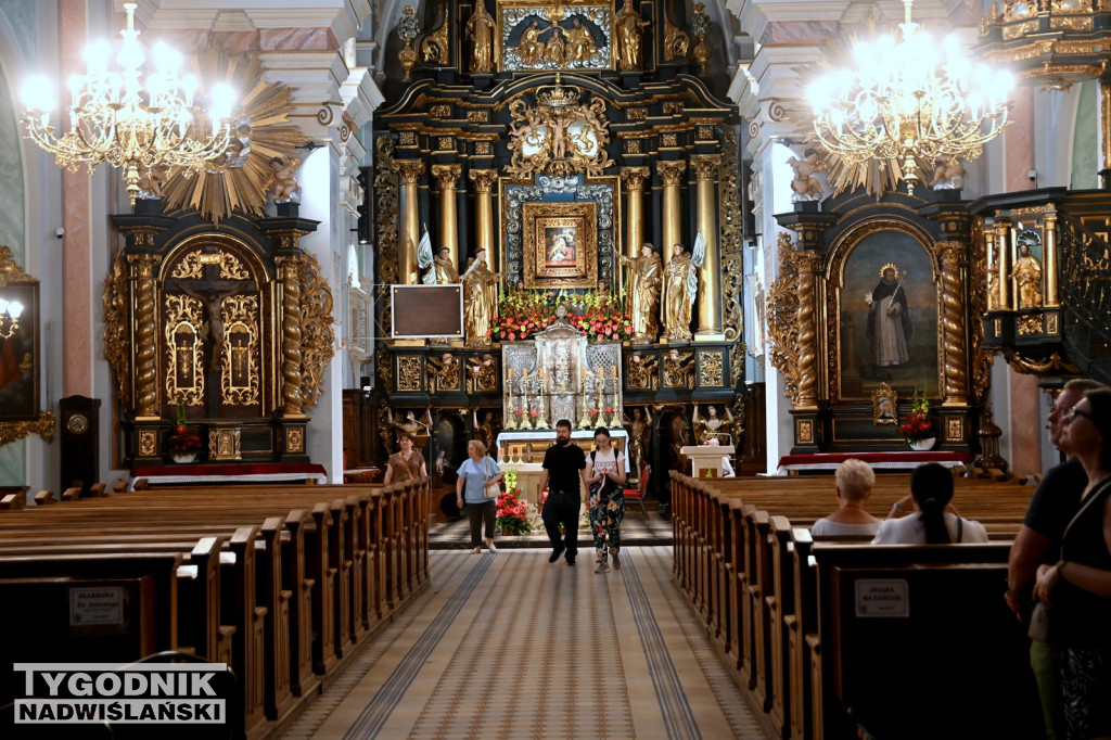 Jubileuszowe zwiedzanie u Dominikanów w Tarnobrzegu