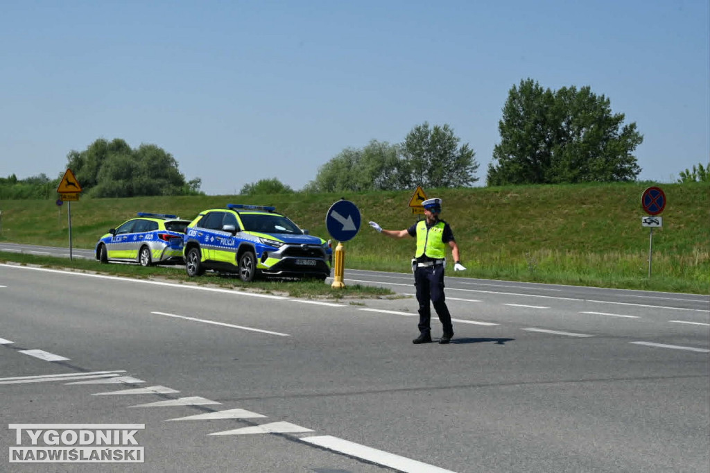 Korki przy wjeździe nad Jezioro Tarnobrzeskie