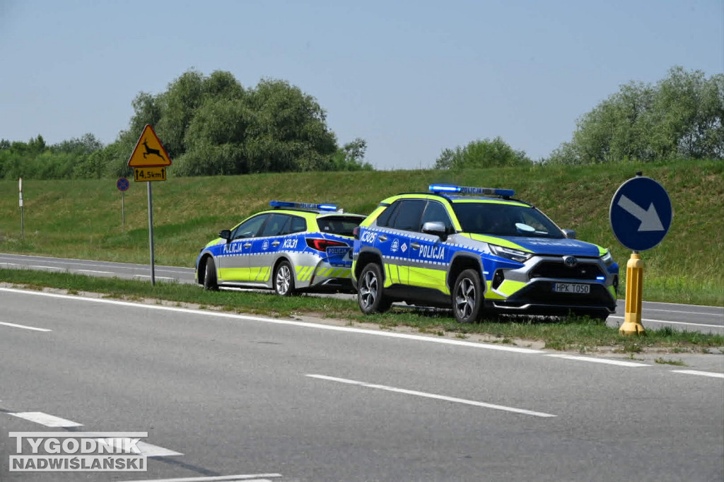 Korki przy wjeździe nad Jezioro Tarnobrzeskie