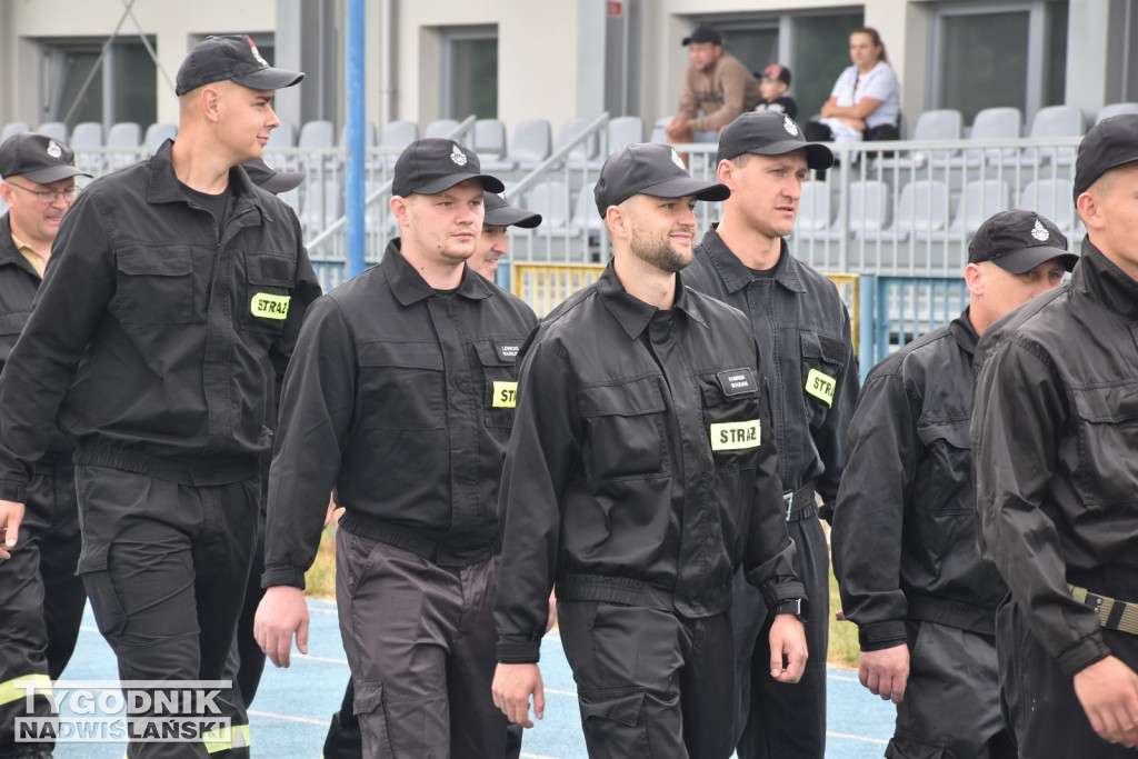 Powiatowe zawody strażackie w Nowej Dębie