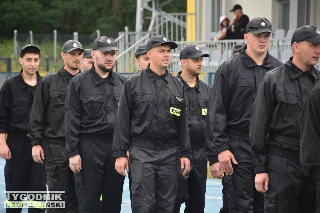 Powiatowe zawody strażackie w Nowej Dębie