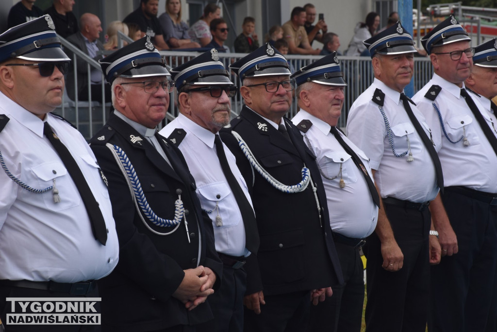Powiatowe zawody strażackie w Nowej Dębie