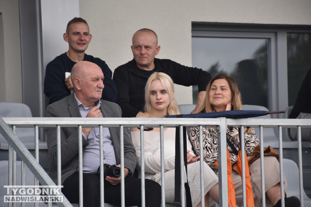 Powiatowe zawody strażackie w Nowej Dębie