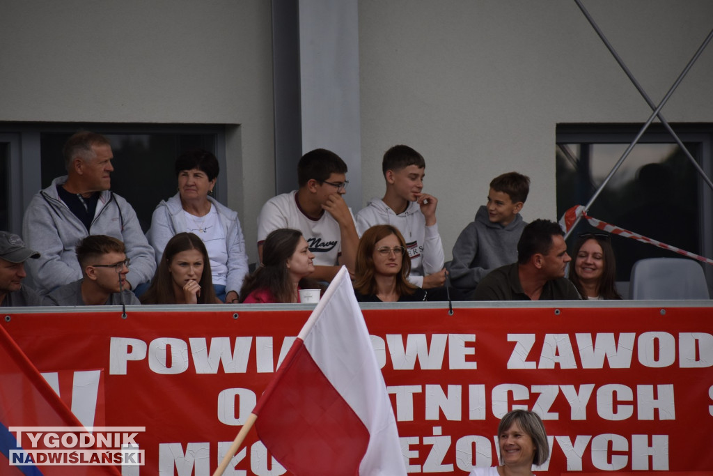 Powiatowe zawody strażackie w Nowej Dębie