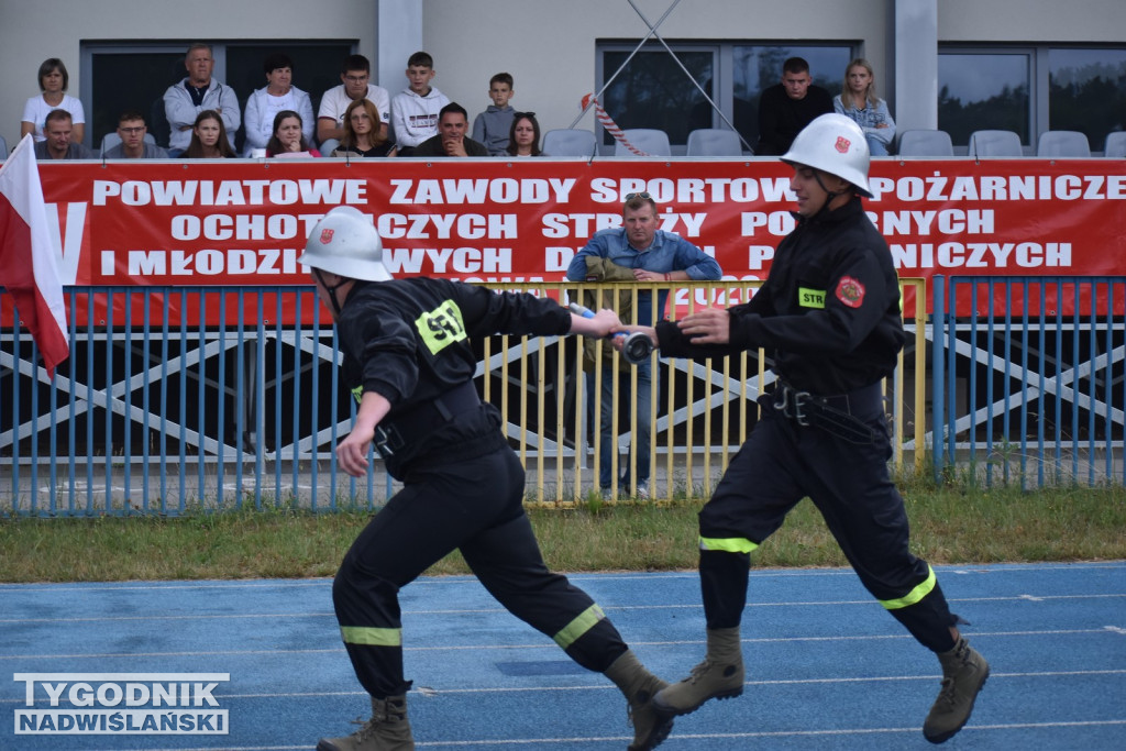 Powiatowe zawody strażackie w Nowej Dębie