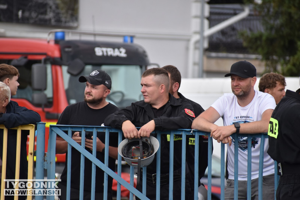 Powiatowe zawody strażackie w Nowej Dębie
