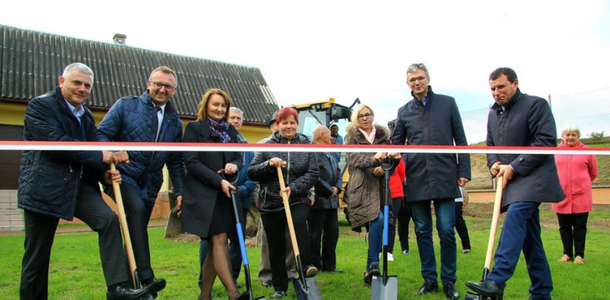 Symbolicznie rozpoczęli inwestycję. Powstanie 17 kilometrów wodociągu