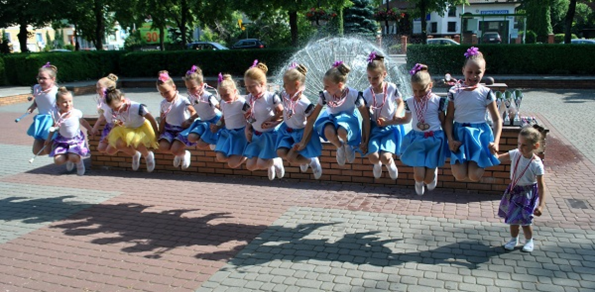 Mażoretki podbiły magistrat (zdjęcia)