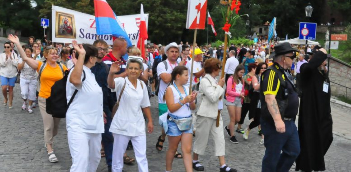 Pątnicy już w drodze [zdjęcia]