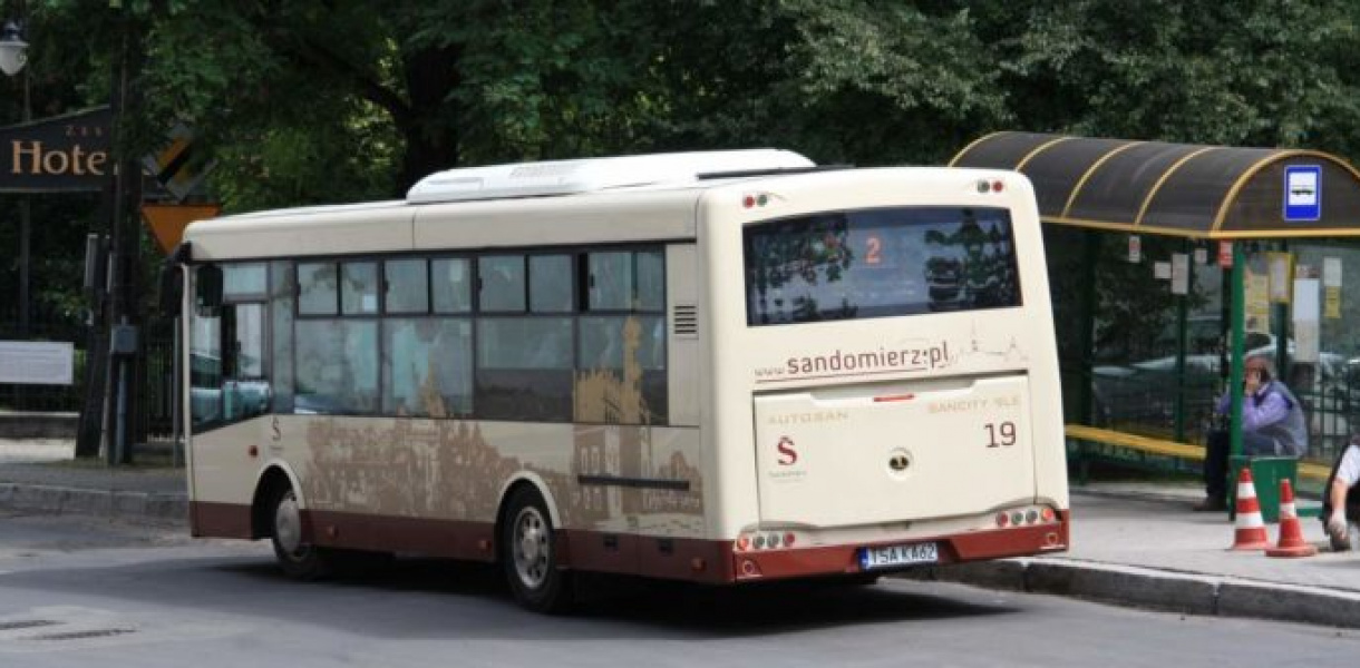Rozkład jazdy autobusów w Sandomierzu podczas Wszystkich Świętych