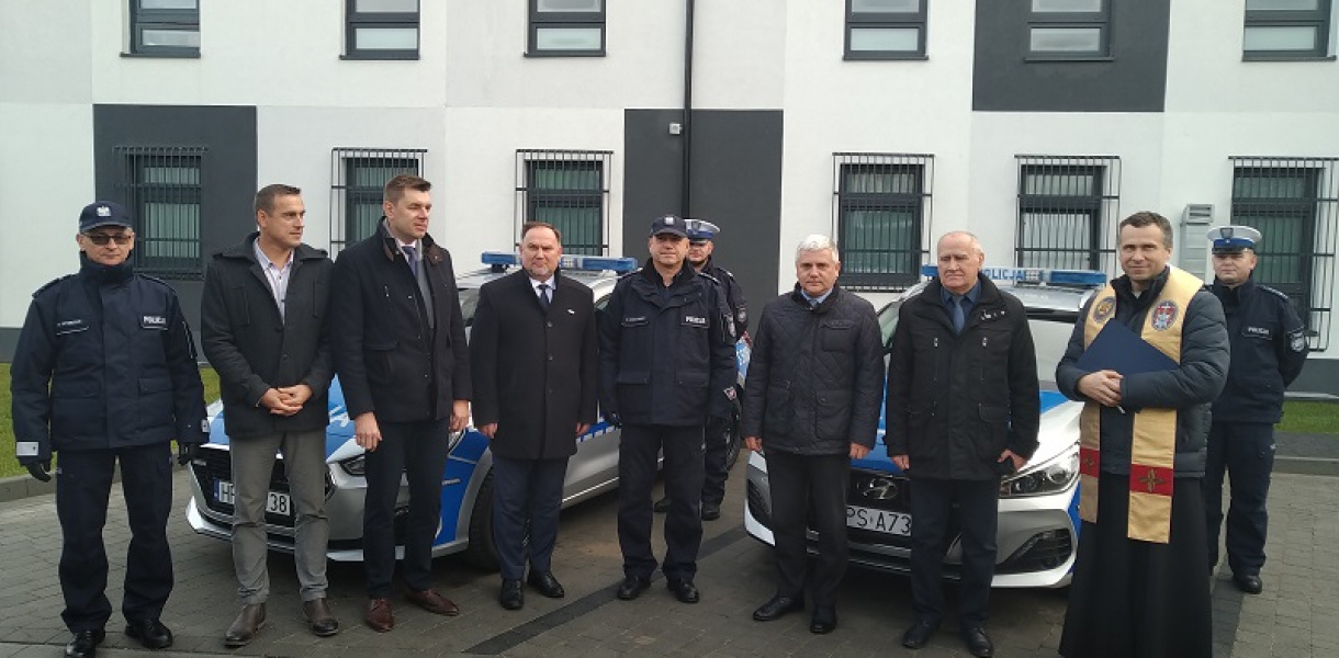 Nowe radiowozy na sandomierskich drogach [zdjęcia]