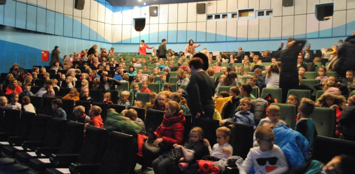 "Świąteczna fabryka magii" - spektakl dla przedszkolaków w Tarnobrzegu [zdjęcia]