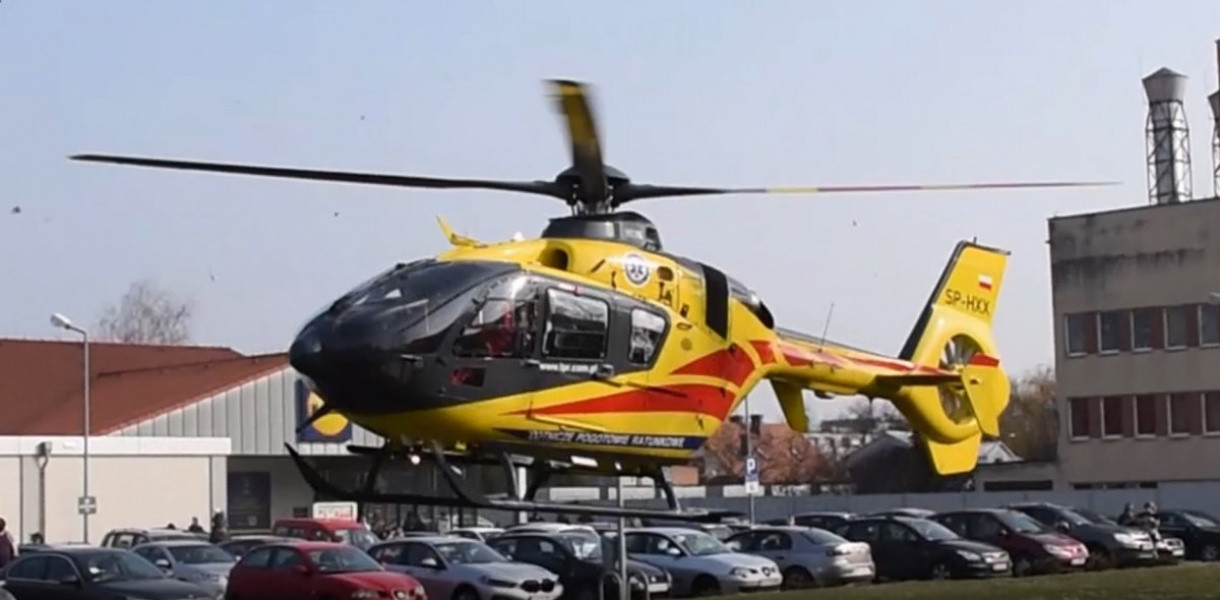 Zobacz start śmigłowca LPR z centrum Tarnobrzega [wideo]