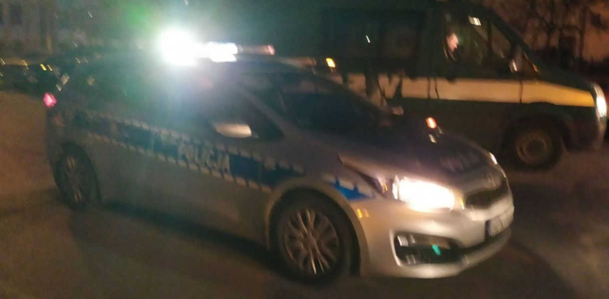 Leżał na chodniku. Twierdził, że został potrącony [zdjęcia]