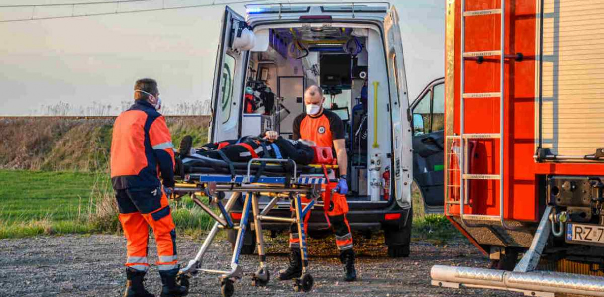 Tarnobrzeg. Młody mężczyzna spadł z wiaduktu [zdjęcia]