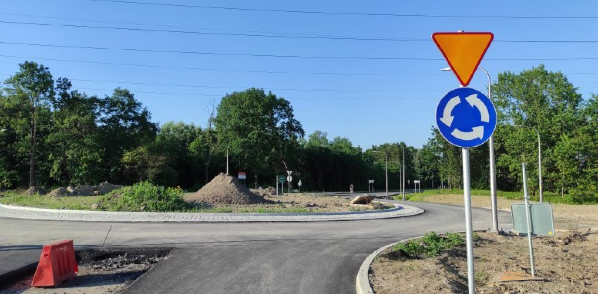 Na obwodnicy Tarnobrzega pojawiły się już znaki drogowe [zdjęcia]