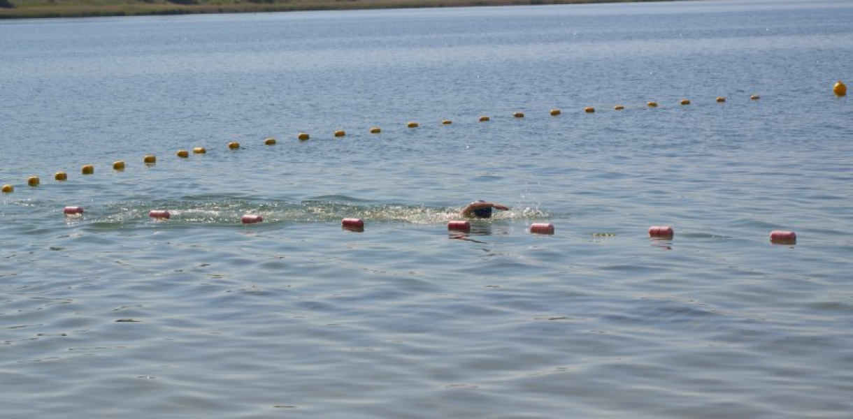 Mali twardziele rywalizowali w triathlonie nad Jeziorem Tarnobrzeskim [zdjęcia]