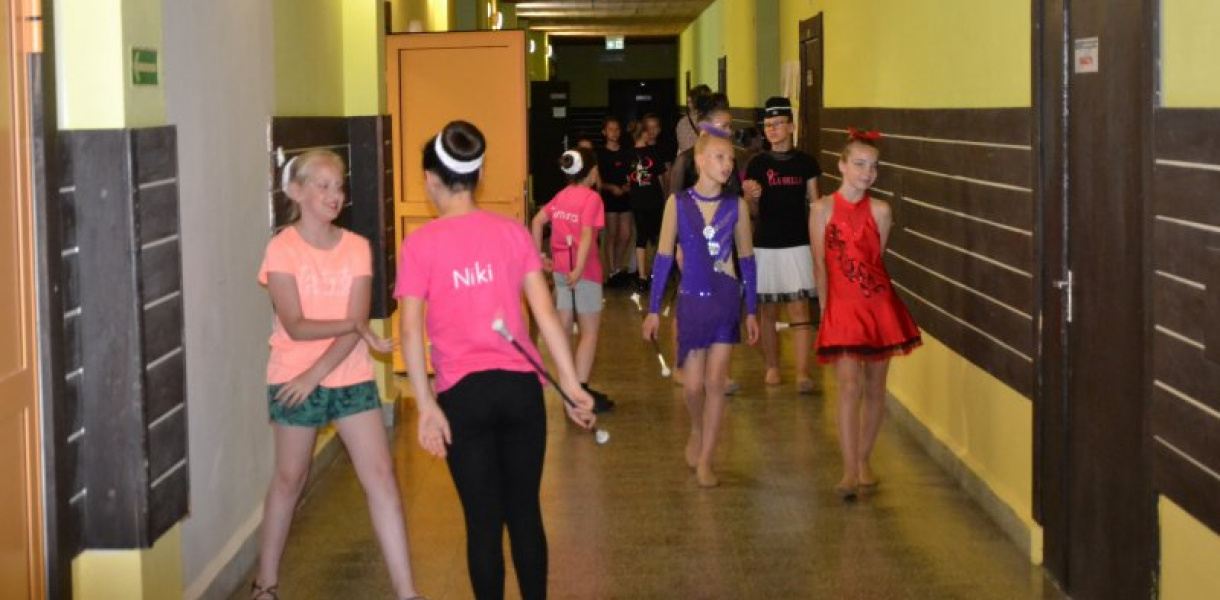 Najlepsze polskie mażoretki rywalizują w Tarnobrzegu [zdjęcia]