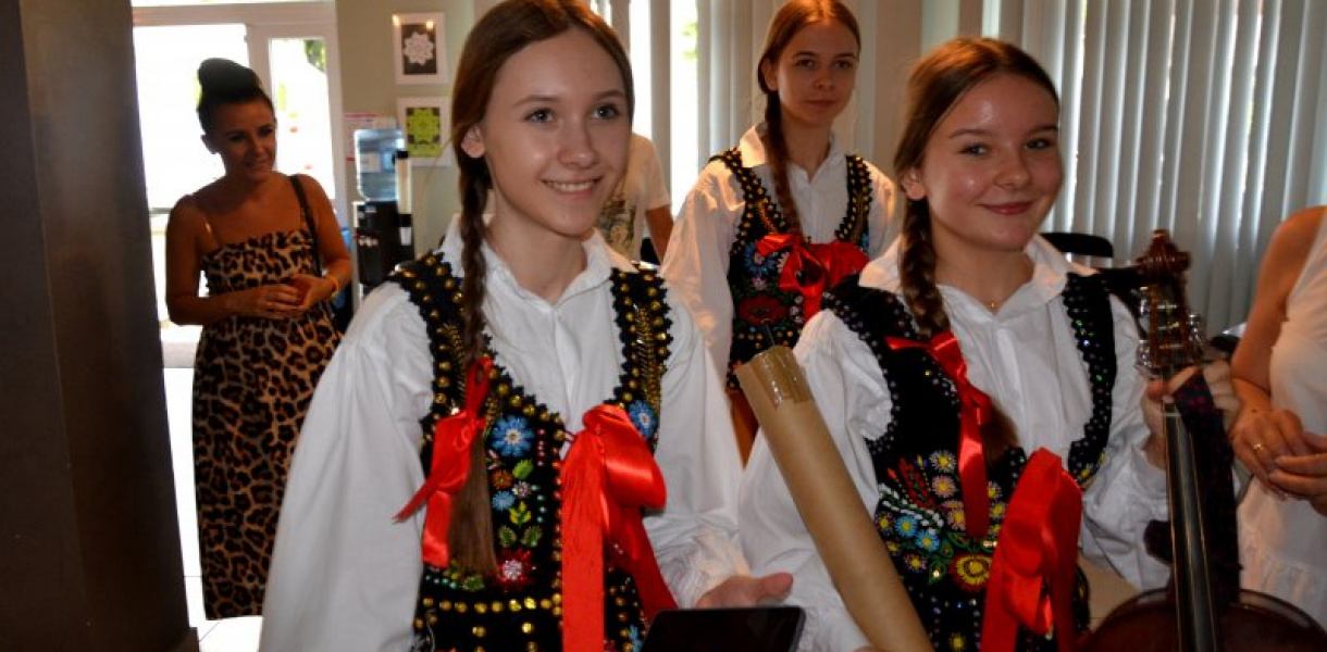 Setki dzieci przyjechały do Baranowa Sandomierskiego na folklorystyczny festiwal [