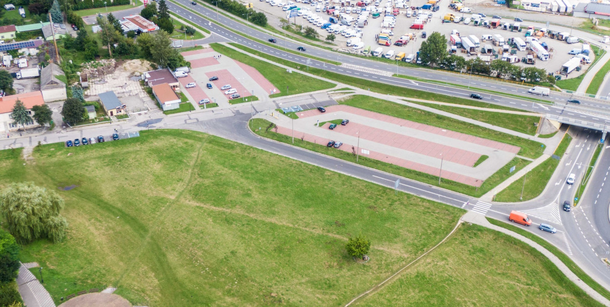Zmiany na parkingach w rejonie pl. Jana Pawła II w Sandomierzu