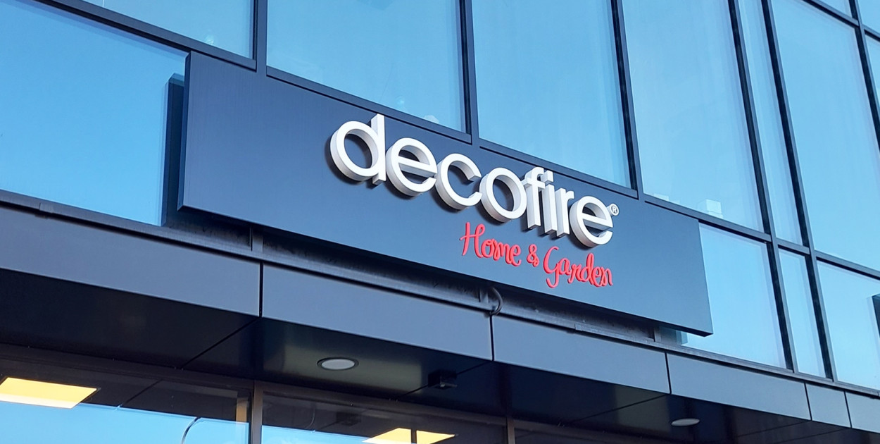 Kasetony z dibondu: jak wyróżnić swoją markę w przestrzeni miejskiej?