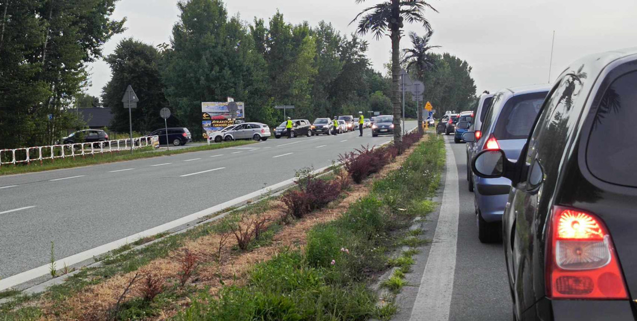 Korkuje się wjazd nad Jezioro Tarnobrzeskie. Ma to związek z Dniami Tarnobrzega.