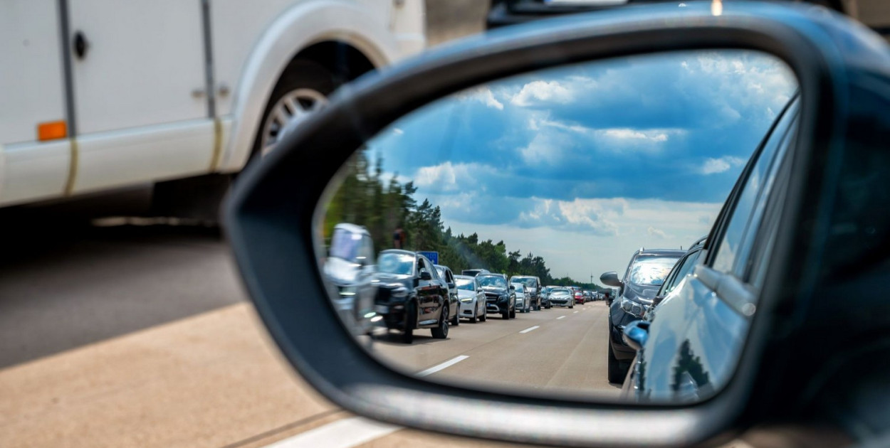 Martwy punkt, a widoczność w lusterkach - porady jak poprawić widoczność na drodze