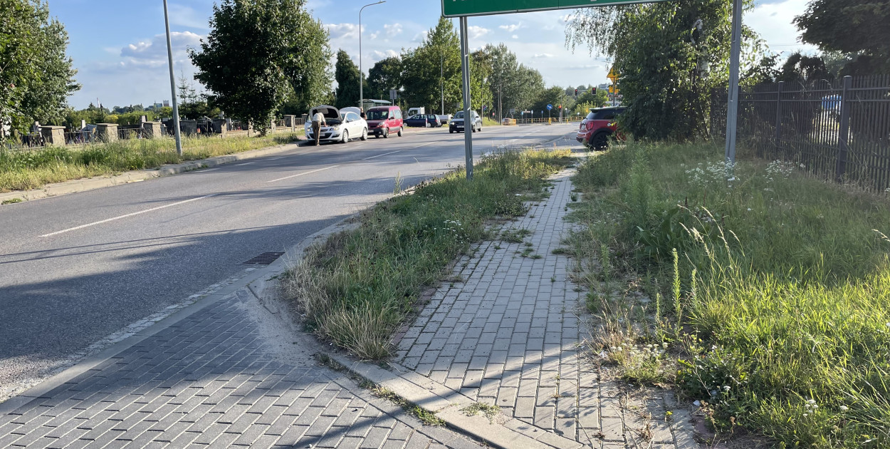 Chodnik przy ulicy Lubelskiej w Sandomierzu  