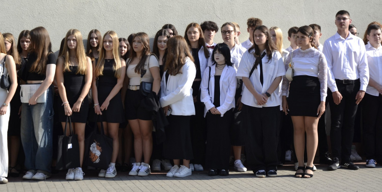 Rozpoczęcie roku szkolnego 2024/25 w LO w Tarnobrzegu [FOTO]