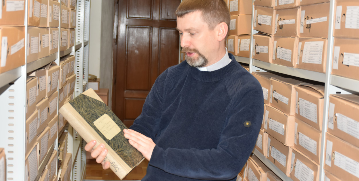 Ks. dr Piotr Tylec w Archiwum Diecezji Sandomierskiej  