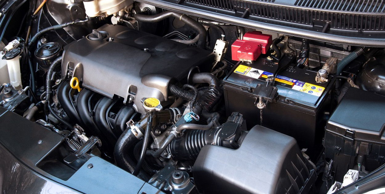 Dlaczego akumulator się rozładowuje? Przyczyny i rozwiązania