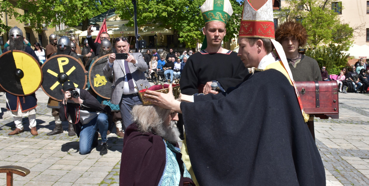 Sandomierska inscenizacja koronacji Bolesława Chrobrego 