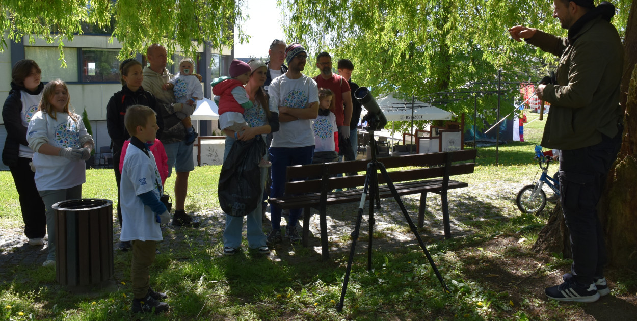 Sprzątanie bulwaru połączone z pogadanką na temat przyrody   