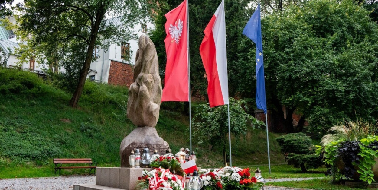 Uroczystości odbędą się przed pomnikiem "Solidarności" (fot. UM  Sandomierz)  