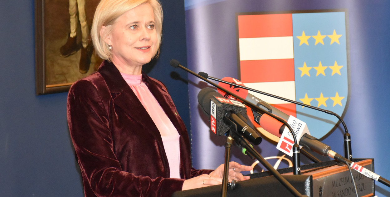 Wiceminister Bożena Żelazowska na spotkaniu w Sandomierzu 