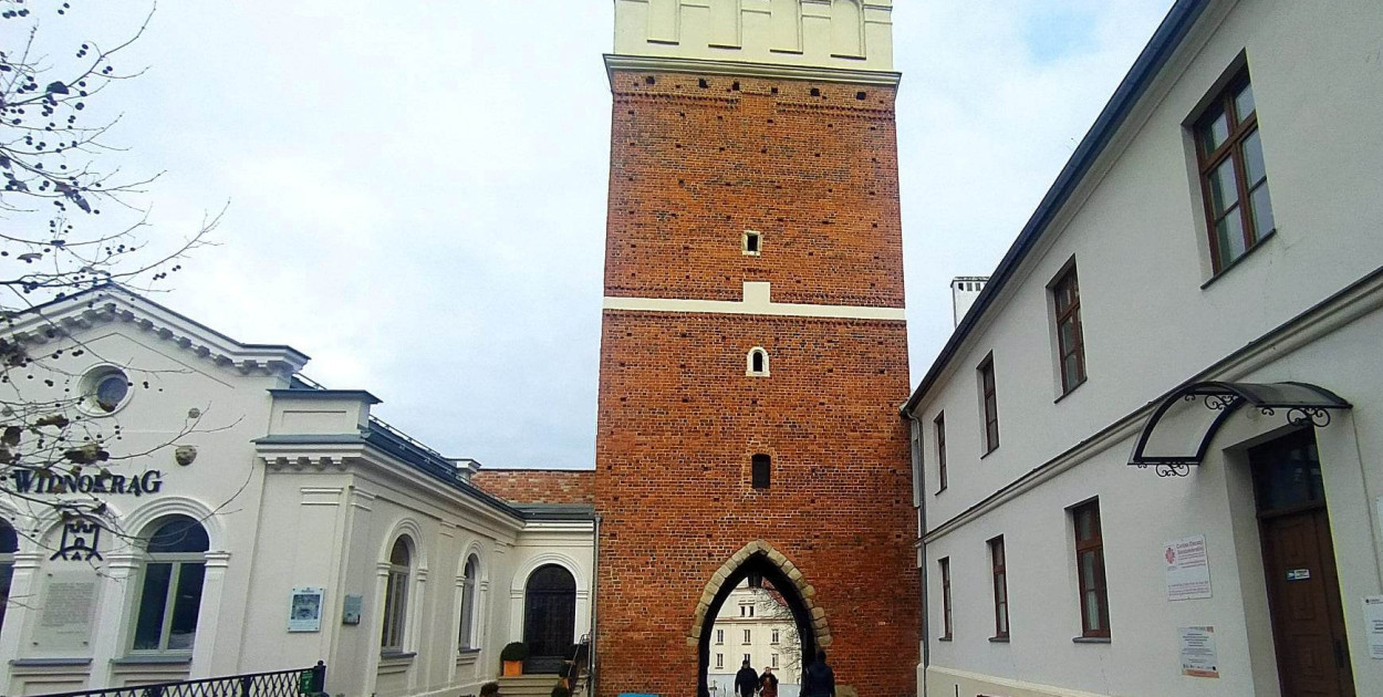 Brama Opatowska w Sandomierzu  